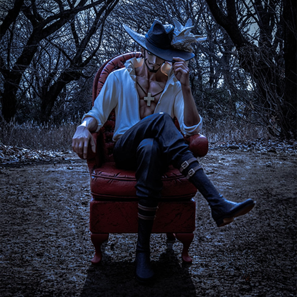 Dracule Mihawk Figure V1 Figures