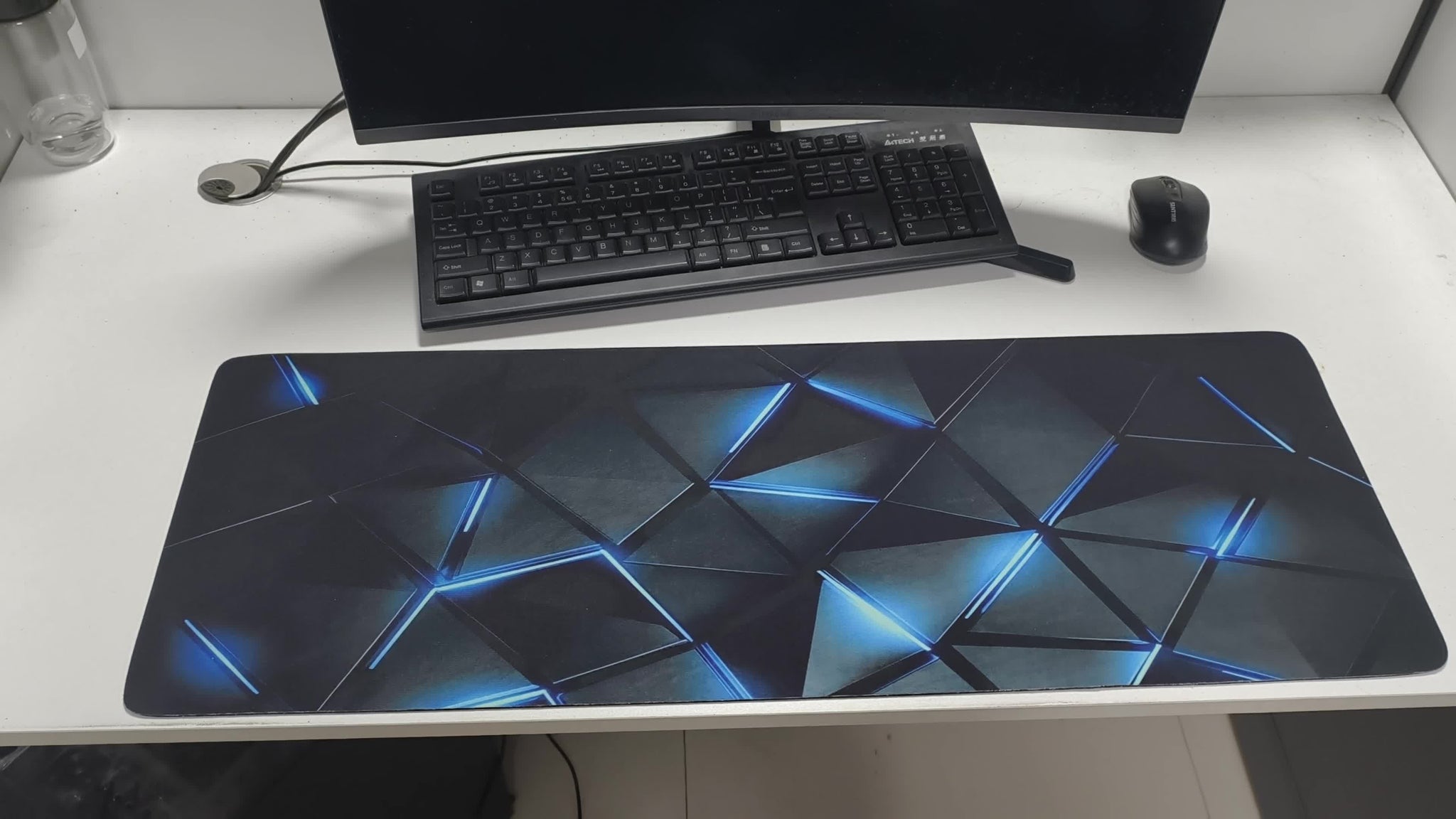 Large Tech-Themed 3D Gaming Mouse Pad with Blue Geometric Design, Non-Slip Rubber Base, Precision Edges - Futuristic Desk Mat for Laptop & Keyboard, Office Accessory, Mouse Pads for Desk