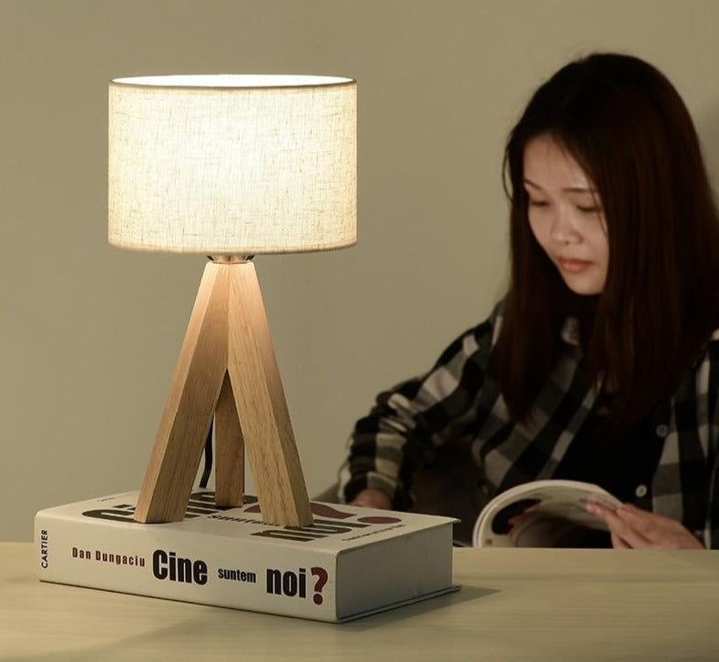 Calarbo™ Lizbeth - Three Leg Wooden Base Lamp