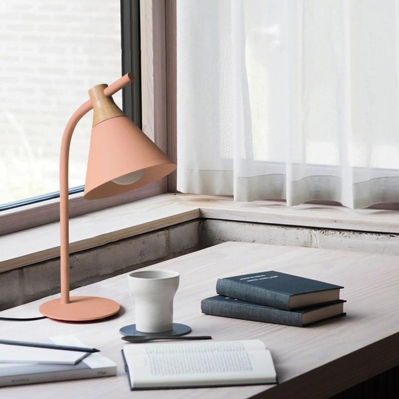 Calarbo™ Patriam - Modern Nordic Desk Lamp Pink Light